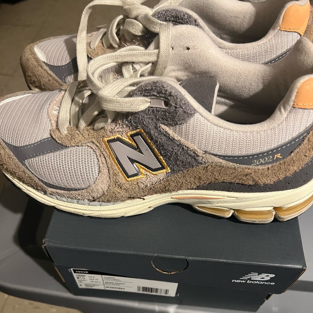 New balance 2002r / Men 8.5